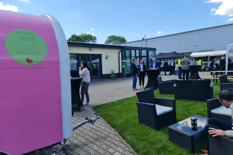 Sommerfest vor der Eventlocation
